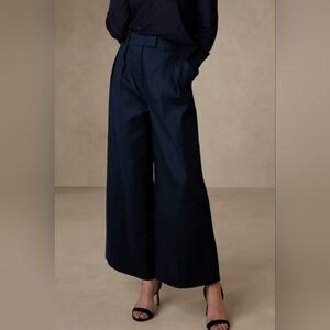 EUC Banana Republic Cruise Wide Leg Cropped Navy Size 4